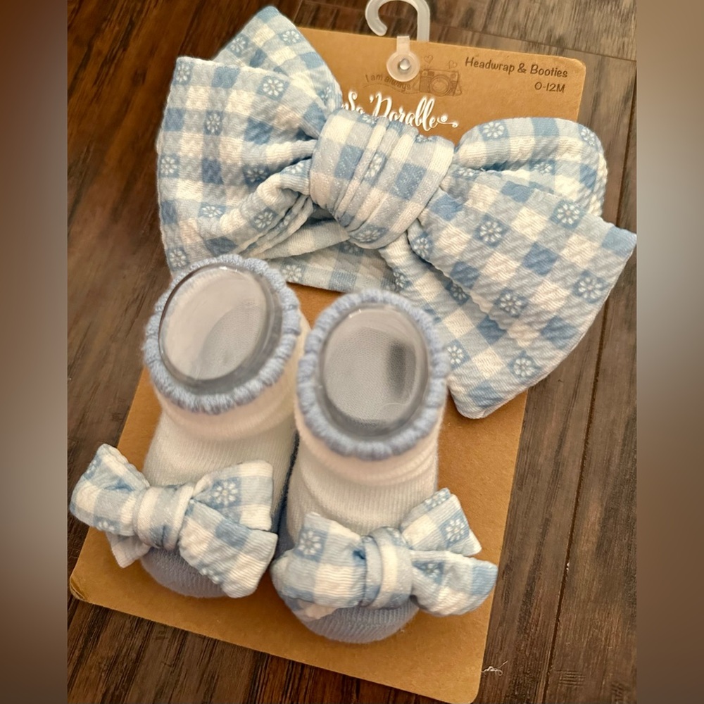 NWT Blue and White Gingham Baby Headwrap and Booties Set 0-12 Months